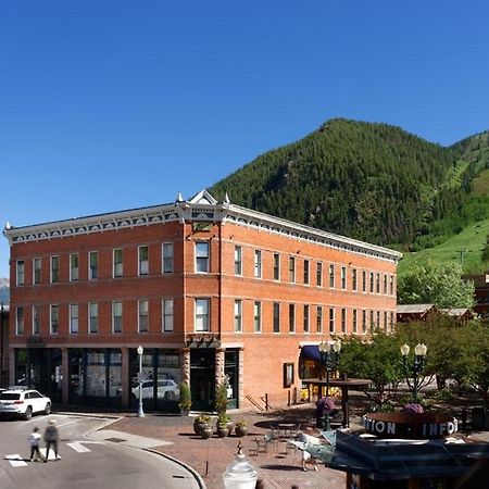Independence Square 213, Spacious Hotel Room With 2 Queen Beds, Wet Bar, And Sitting Area Aspen Exteriér fotografie