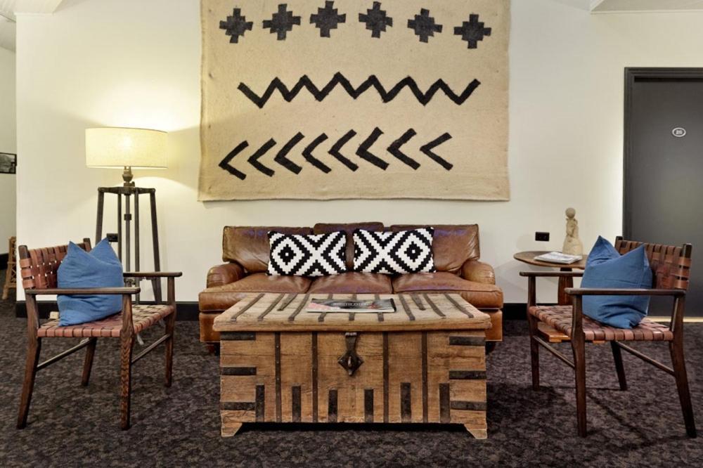Independence Square 213, Spacious Hotel Room With 2 Queen Beds, Wet Bar, And Sitting Area Aspen Exteriér fotografie